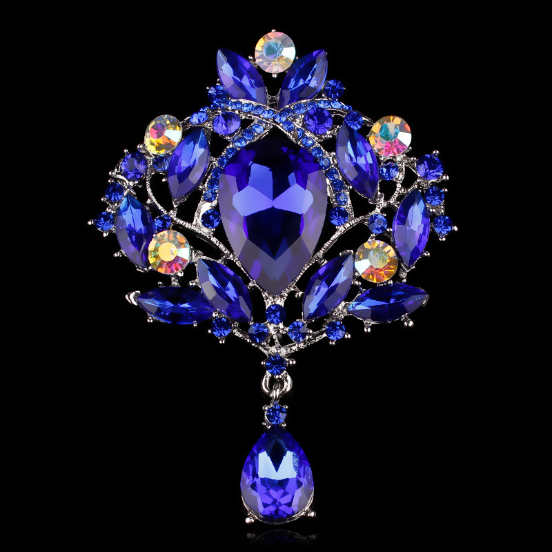 微信图片_20260317112927_2278_1 Vintage Crown Rhinestone Brooch / Lapel Pin