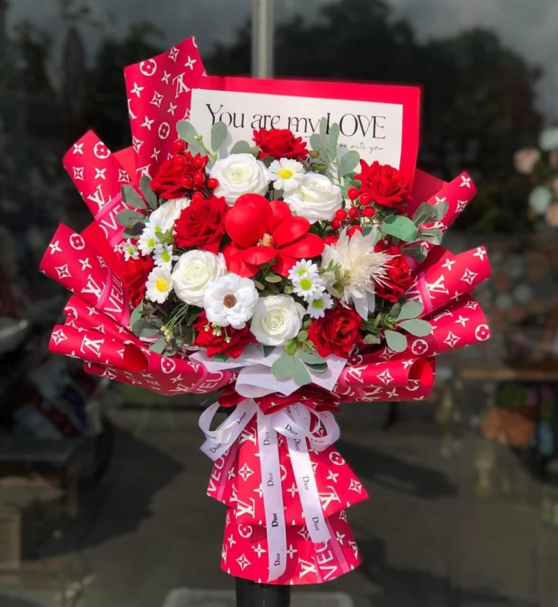 Luxurious Floral Packaging