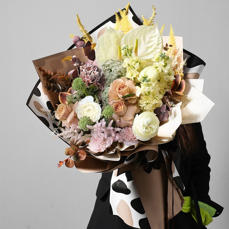 LR Patterned Bouquet Wrapping Paper