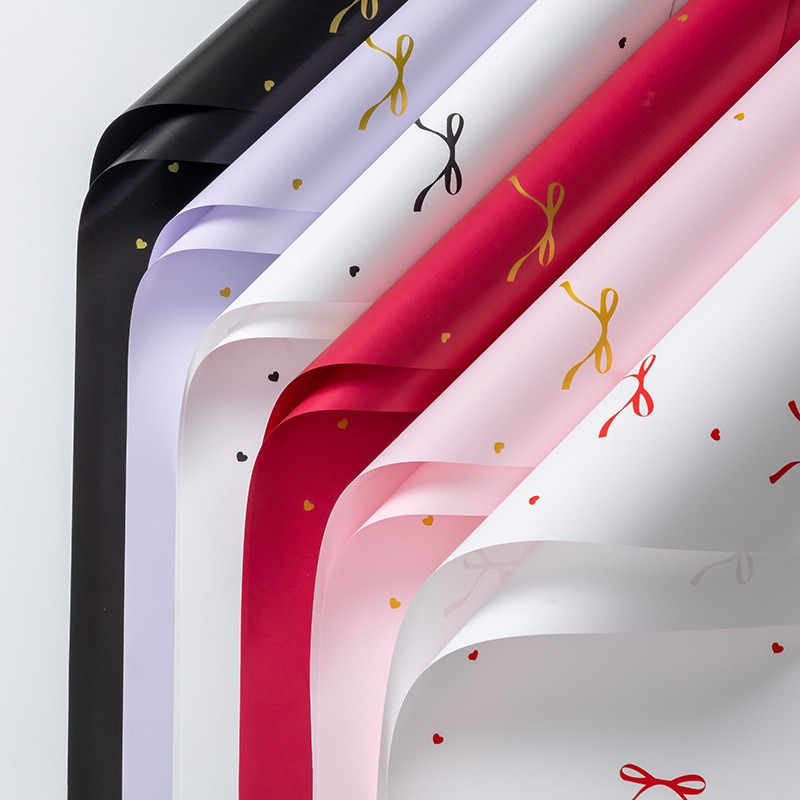 LR Flower Wrapping Paper with Heart-Shaped Knot Design