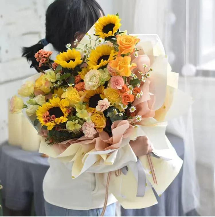 微信图片_20260402104926_5818_1 LR Minimalist Sunflower Wrapping Paper