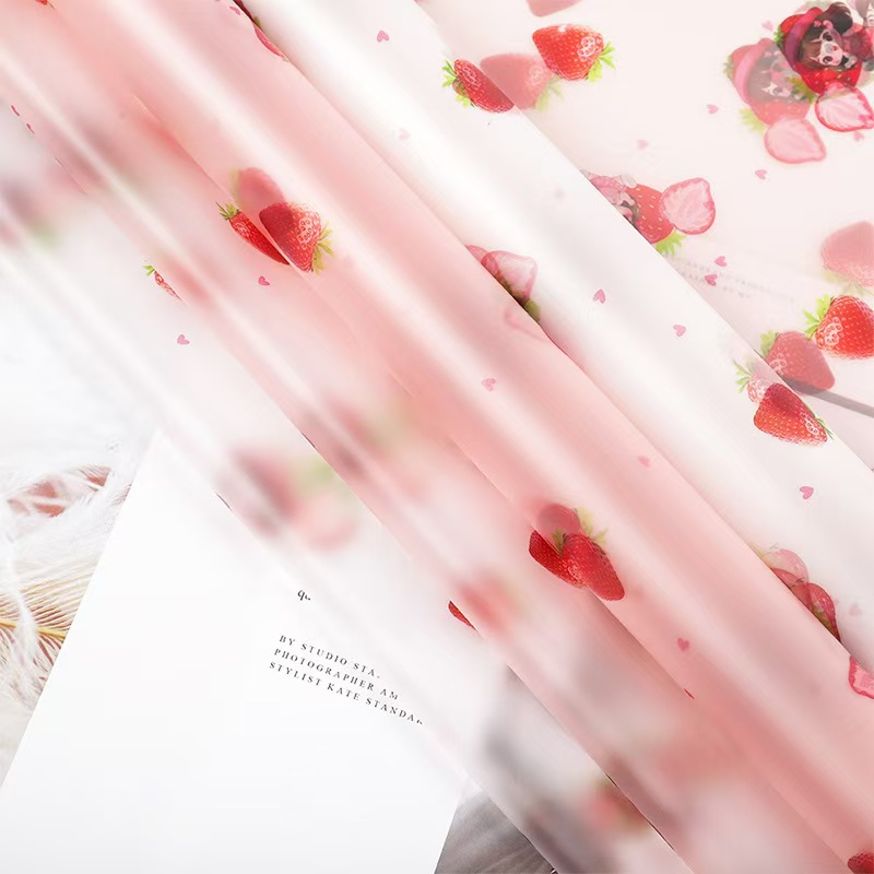 微信图片_20260402121219_5920_1 LR Strawberry Girl Wrapping Paper