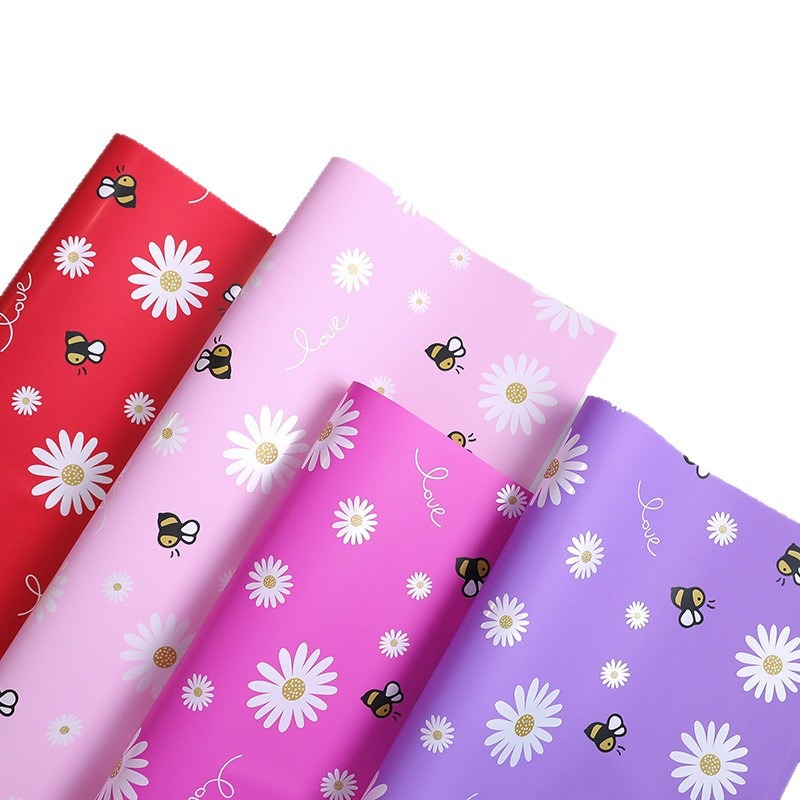 LR Daisy and Bee Bouquet Wrapping Paper