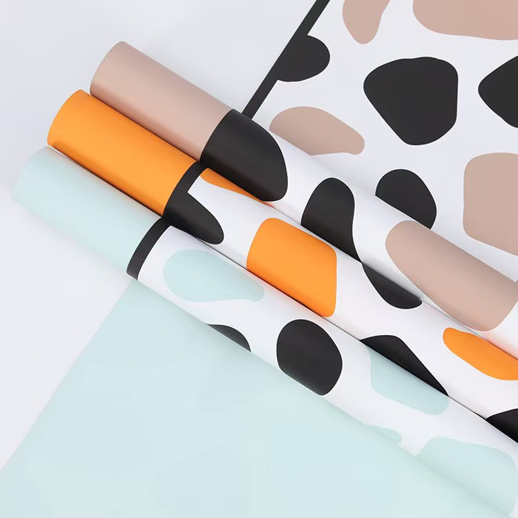 LR Cow-Print Bouquet Wrapping Paper