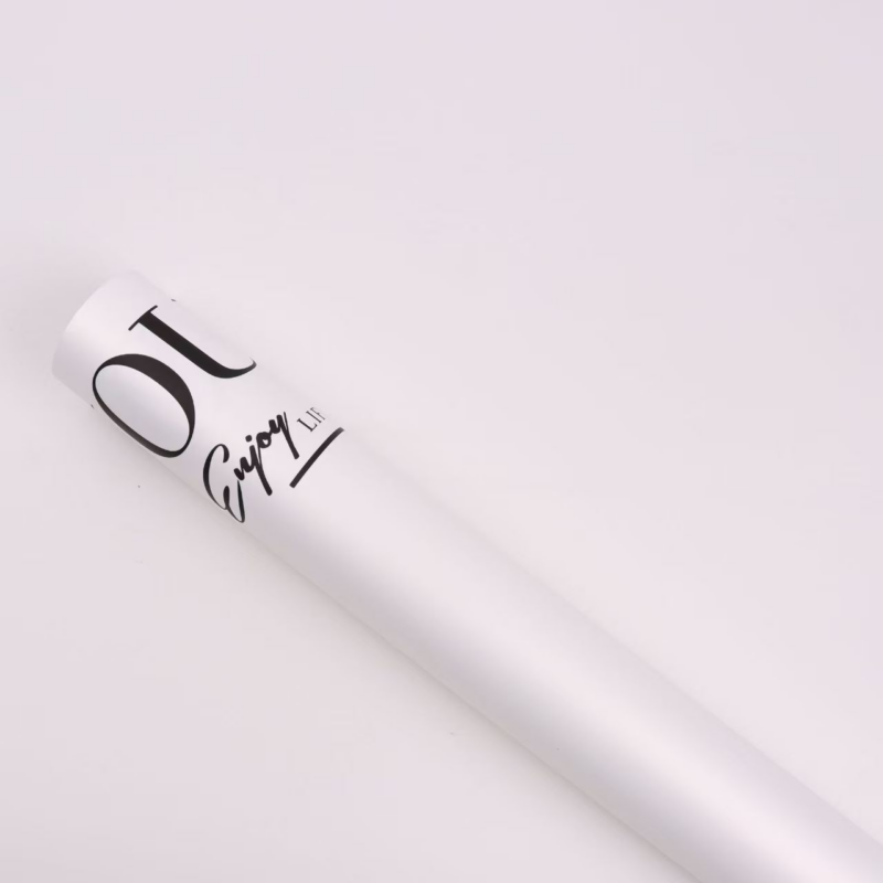 微信图片_20260403212250_6699_1 LR "Embrace of Love" Bouquet Wrapping Paper