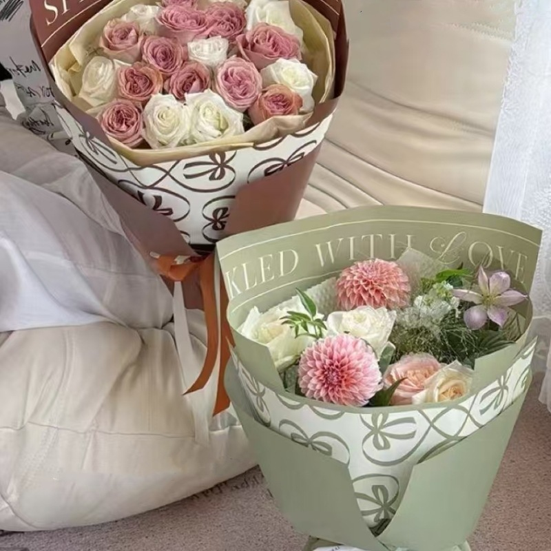 微信图片_20260405010521_7120_1 Heart-to-Heart Flower Wrapping Paper