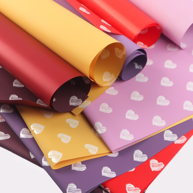 微信图片_20260408120117_7639_1 Cute Little Heart Flower Bouquet Wrapping Paper
