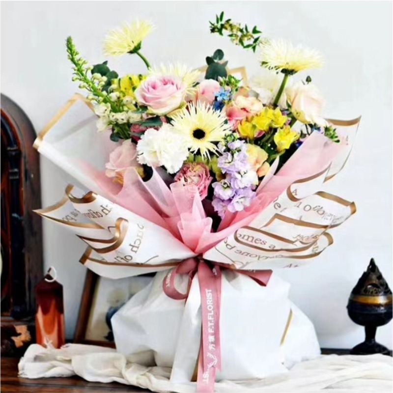 微信图片_20260408125626_7673_1 Gold-Rimmed Secret Bouquet Wrapping Paper