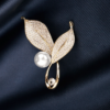 Vintage Decorative Pins & Clothing Accessories