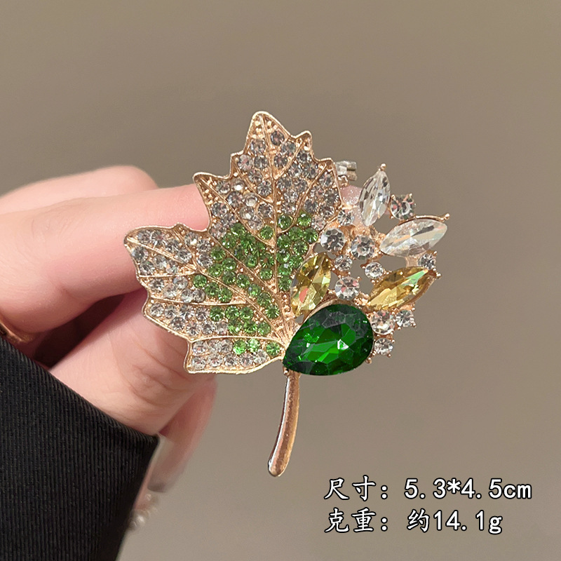 Vintage Decorative Pins & Clothing Accessories
