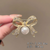 Vintage Decorative Pins & Clothing Accessories