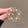 Vintage Decorative Pins & Clothing Accessories