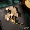 Vintage Decorative Pins & Clothing Accessories
