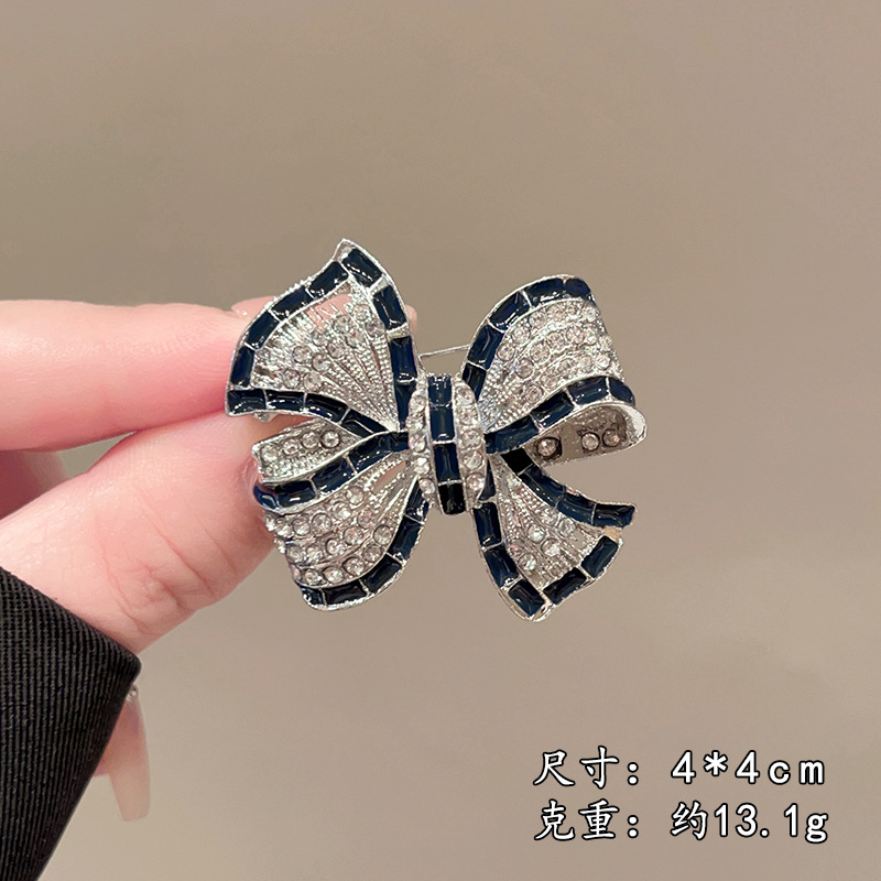 Vintage Decorative Pins & Clothing Accessories