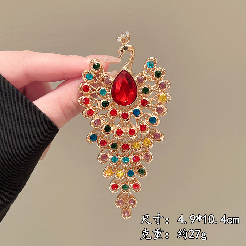 Vintage Decorative Pins & Clothing Accessories