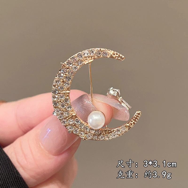 Vintage Decorative Pins & Clothing Accessories