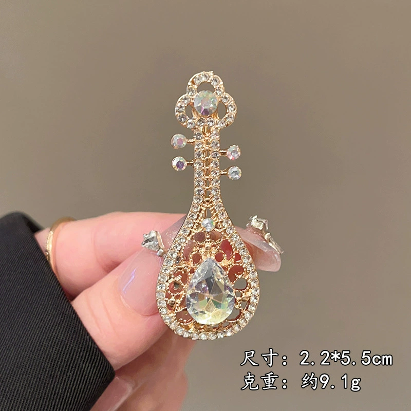 Vintage Decorative Pins & Clothing Accessories