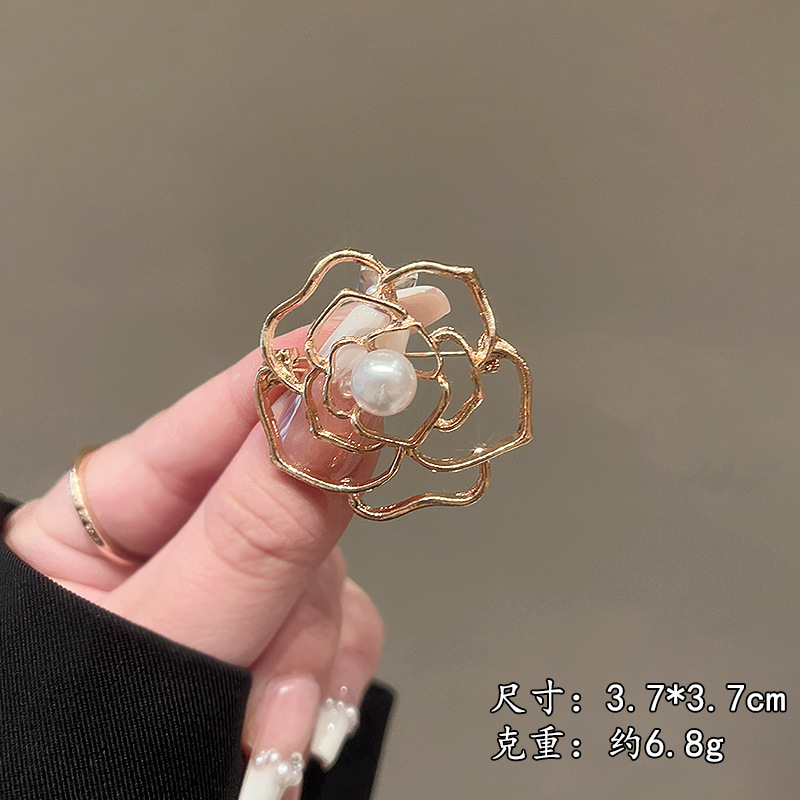 微信图片_20260413090835_9010_1 Elegant and Sophisticated Brooch Pin
