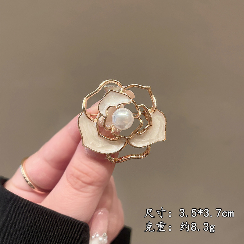 微信图片_20260413090854_9011_1 Elegant and Sophisticated Brooch Pin