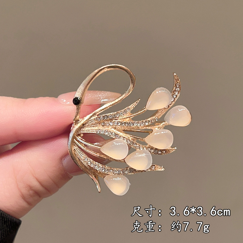 微信图片_20260413091011_9017_1 Elegant and Sophisticated Brooch Pin