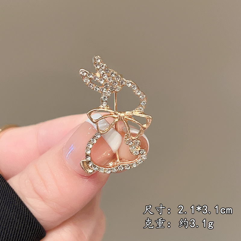 微信图片_20260413091200_9027_1 Elegant and Sophisticated Brooch Pin
