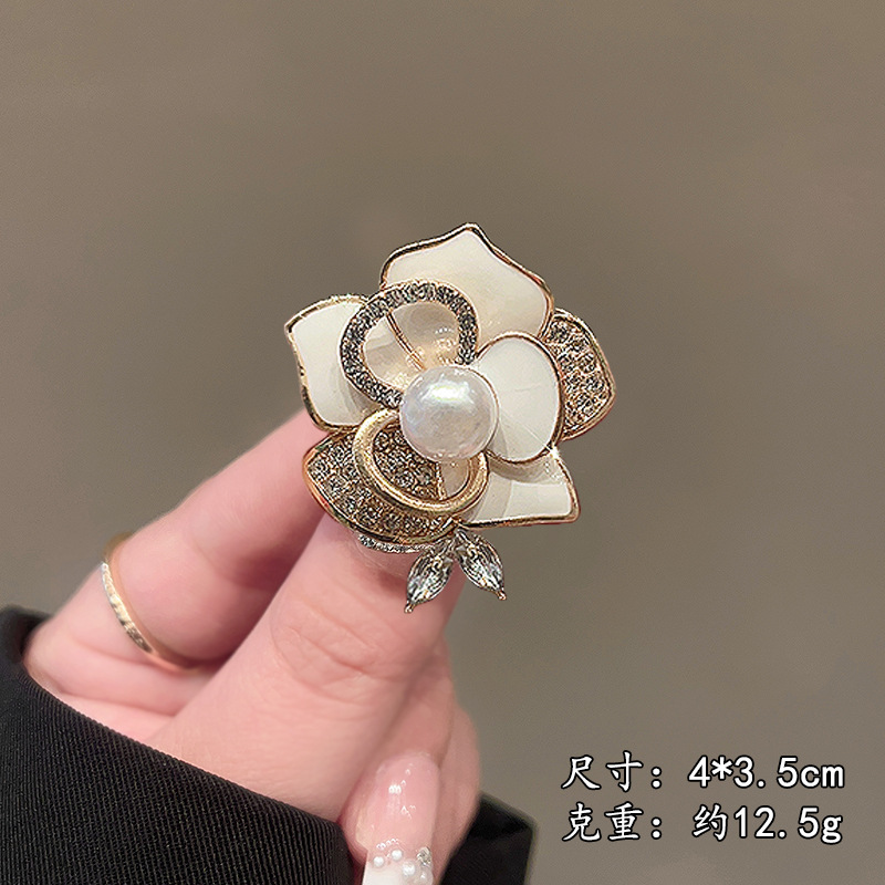 微信图片_20260413091310_9033_1 Elegant and Sophisticated Brooch Pin