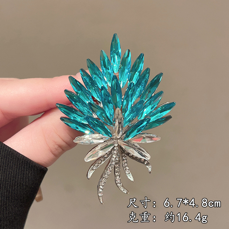 微信图片_20260413091423_9037_1 Elegant and Sophisticated Brooch Pin
